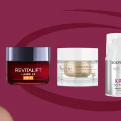 Kobieta z piękną cerą aplikuje krem. Obok cztery kosmetyki do pielęgnacji twarzy: Revitalift, Avène Dermabsolu, Solverx Age.Reset i Vichy Neovadiol.