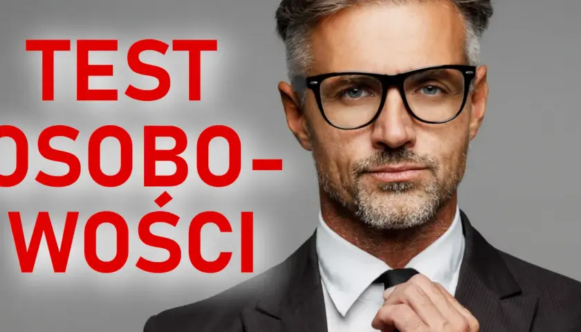 Mężczyzna w okularach poprawia krawat. Czy odkryjesz najrzadszy typ osobowości?