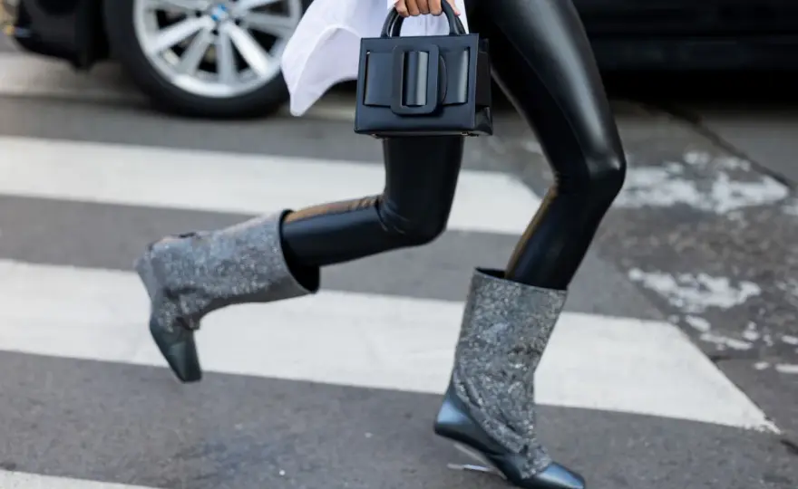 Jakie buty do legginsów? Stylizacje, które wydłużają nogi!